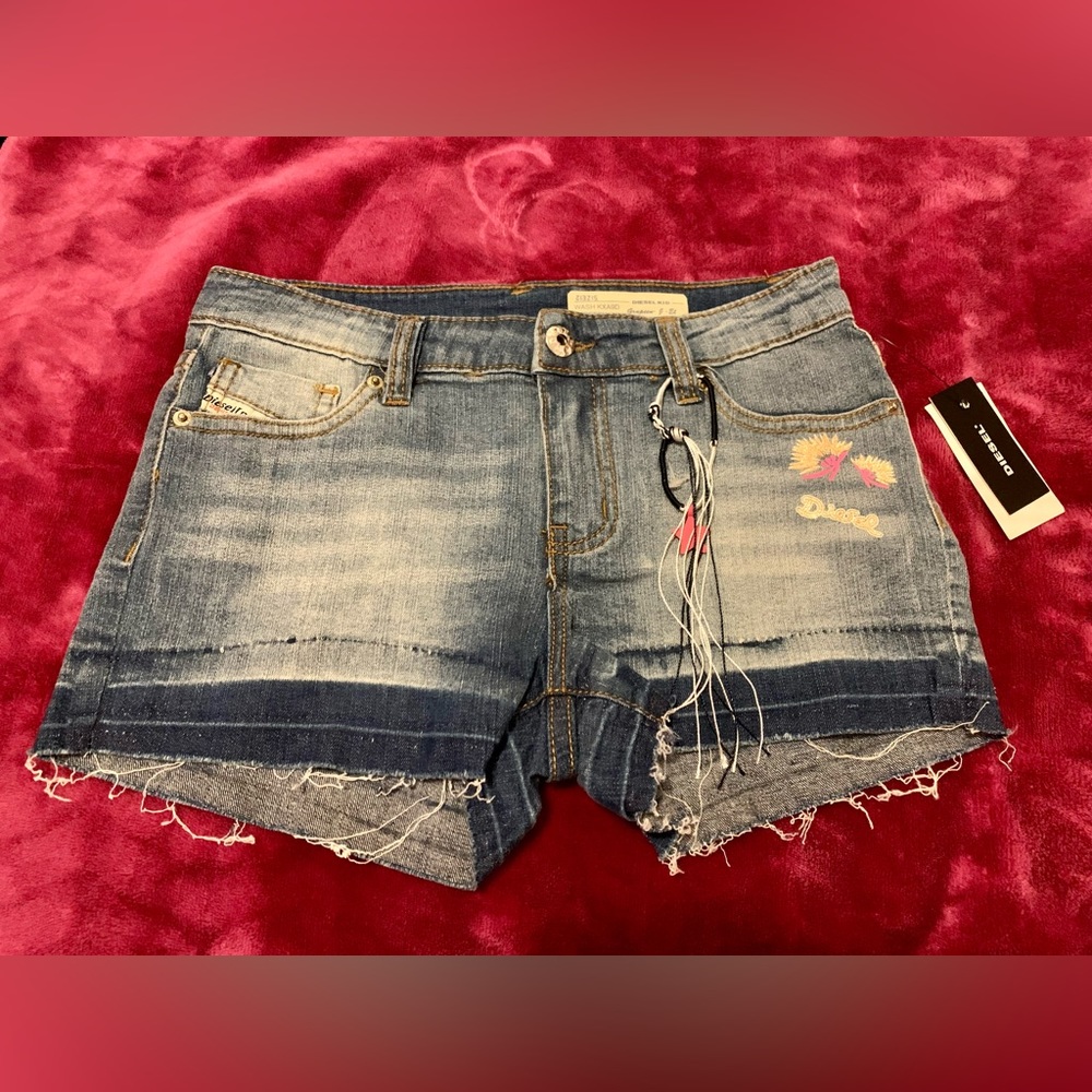 NWT Kids size 12 Diesel Strech Denim shorts ( Slim-Skinny)